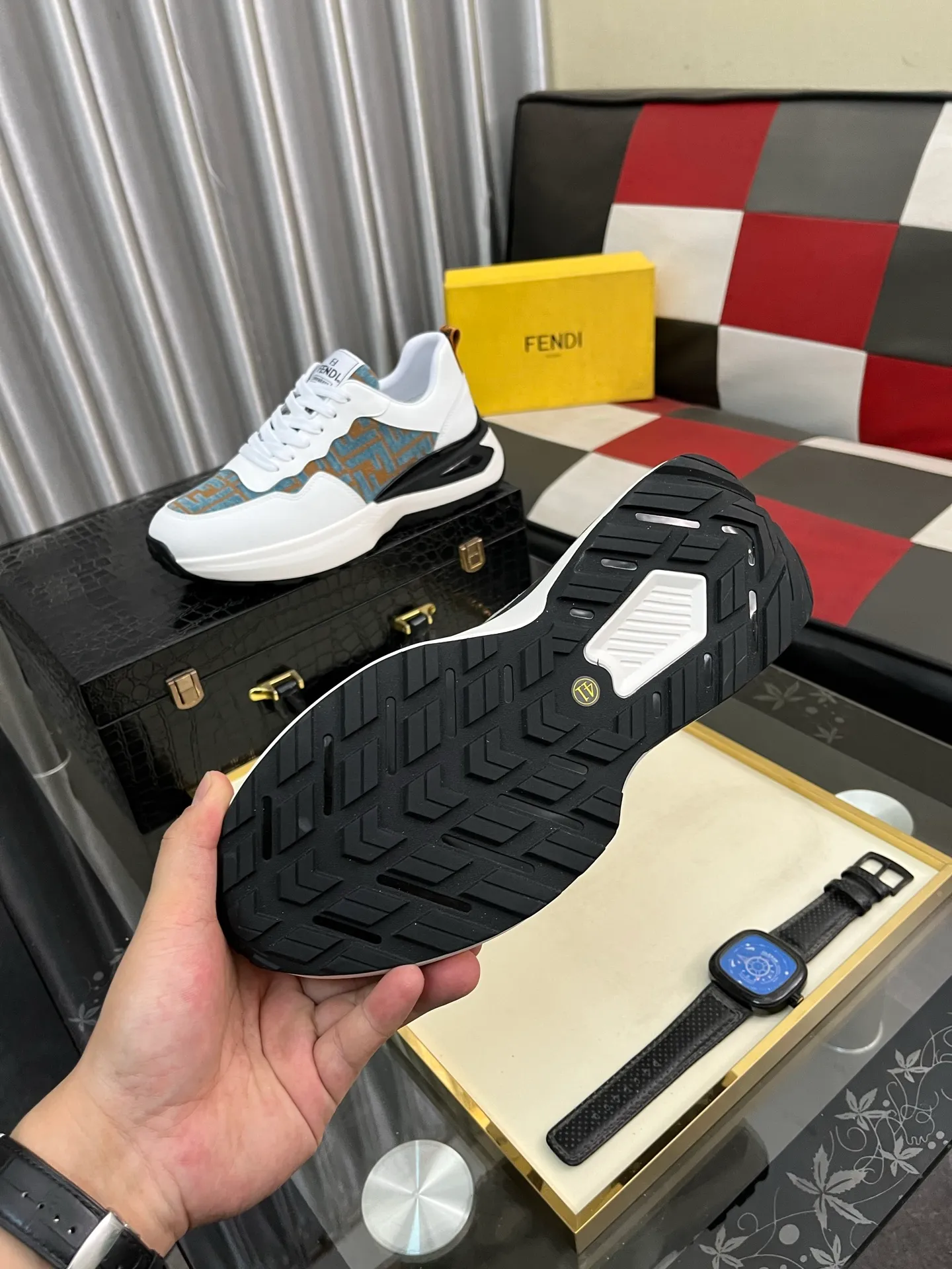 Men's Men's Shoes💰458⌚️⌚️[Fendi] Fendi's latest casual shoes for men! Available at counters simultaneously! A one-to-one replica of the original. All imported official website one-to-one cowhide fabric. The interior is made of top-grade sheepskin, and the original factory-supplied rubber outsole is used. Leading new fashion concepts. Matching code: 38-44. 4️⃣colors available